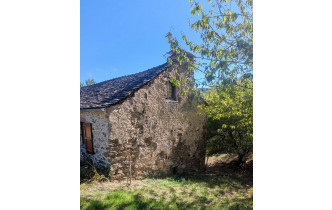 Vieille maison au bord du chemin